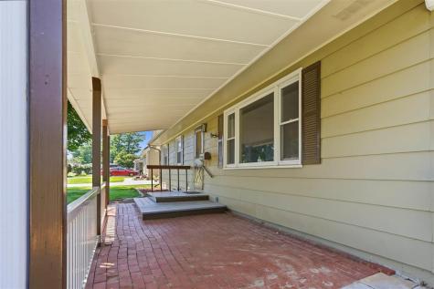 1133 Oakview Drive Columbus Junction IA 52738