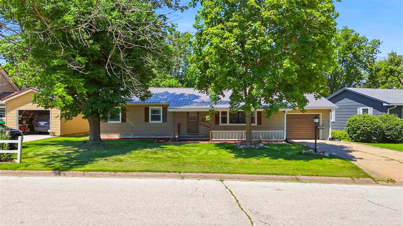 1133 Oakview Drive Columbus Junction IA 52738