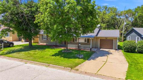 1133 Oakview Drive Columbus Junction IA 52738