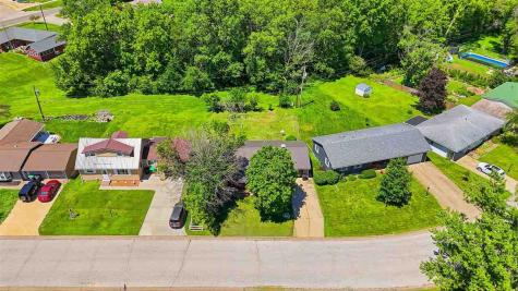 1133 Oakview Drive Columbus Junction IA 52738