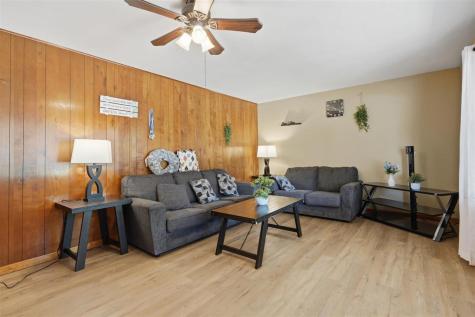 1133 Oakview Drive Columbus Junction IA 52738