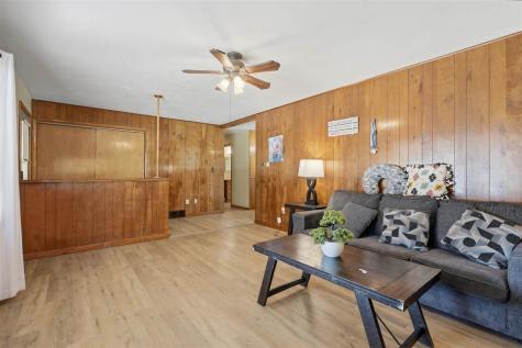 1133 Oakview Drive Columbus Junction IA 52738