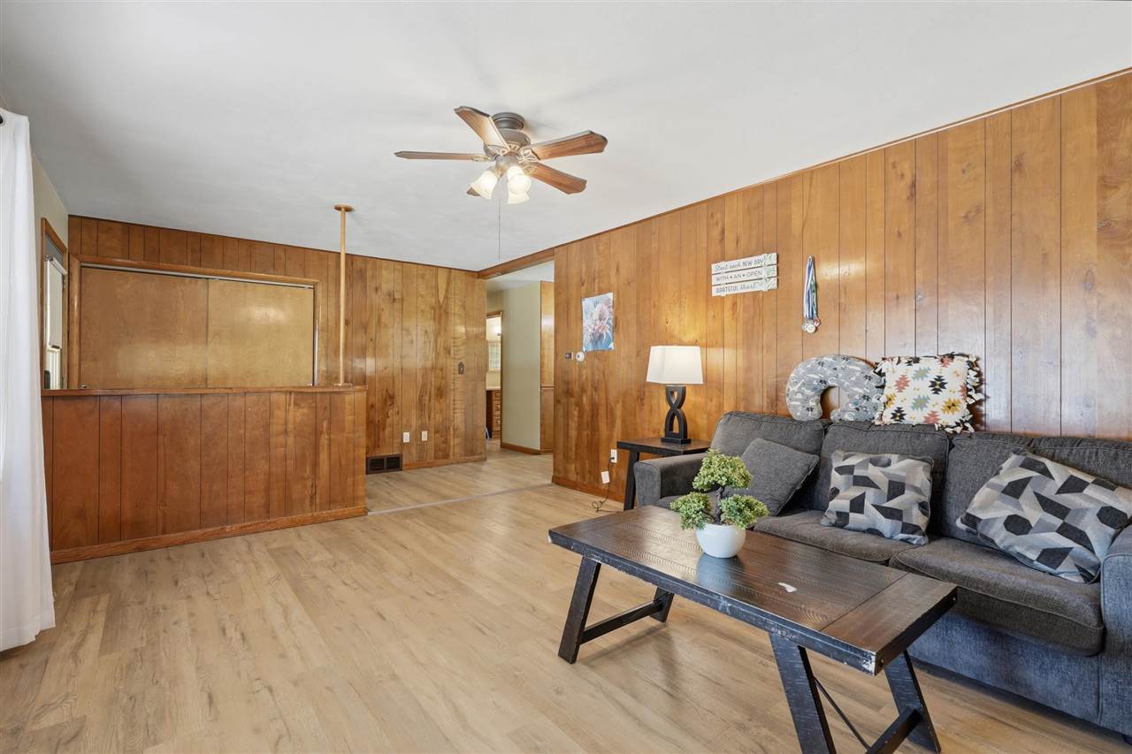 1133 Oakview Drive Columbus Junction IA 52738