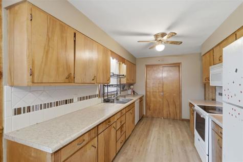 1133 Oakview Drive Columbus Junction IA 52738