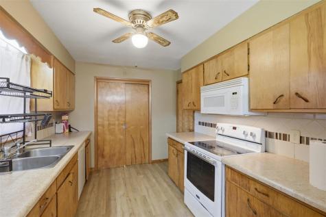 1133 Oakview Drive Columbus Junction IA 52738