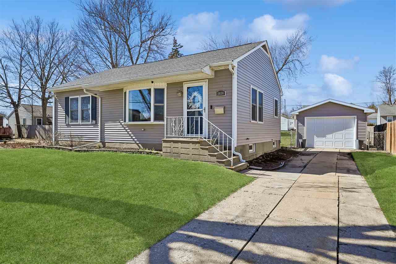 1620 NW 9th Street Cedar Rapids IA 52405