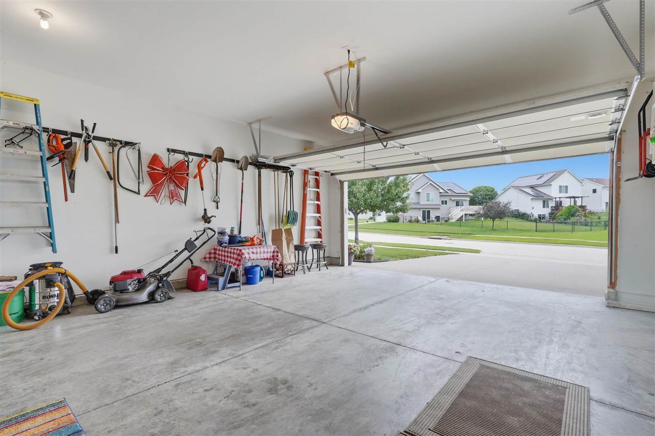 305 S Stewart Street North Liberty IA 52317