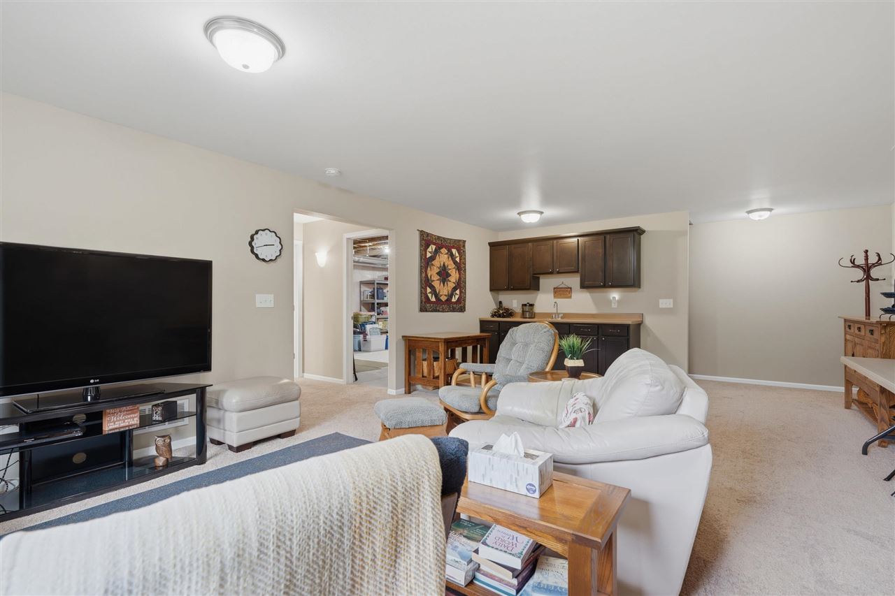 305 S Stewart Street North Liberty IA 52317
