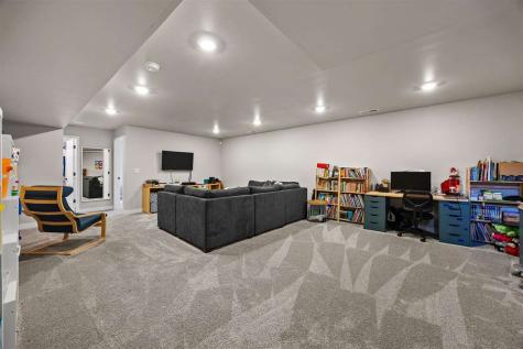4523 Luke Drive Iowa City IA 52246