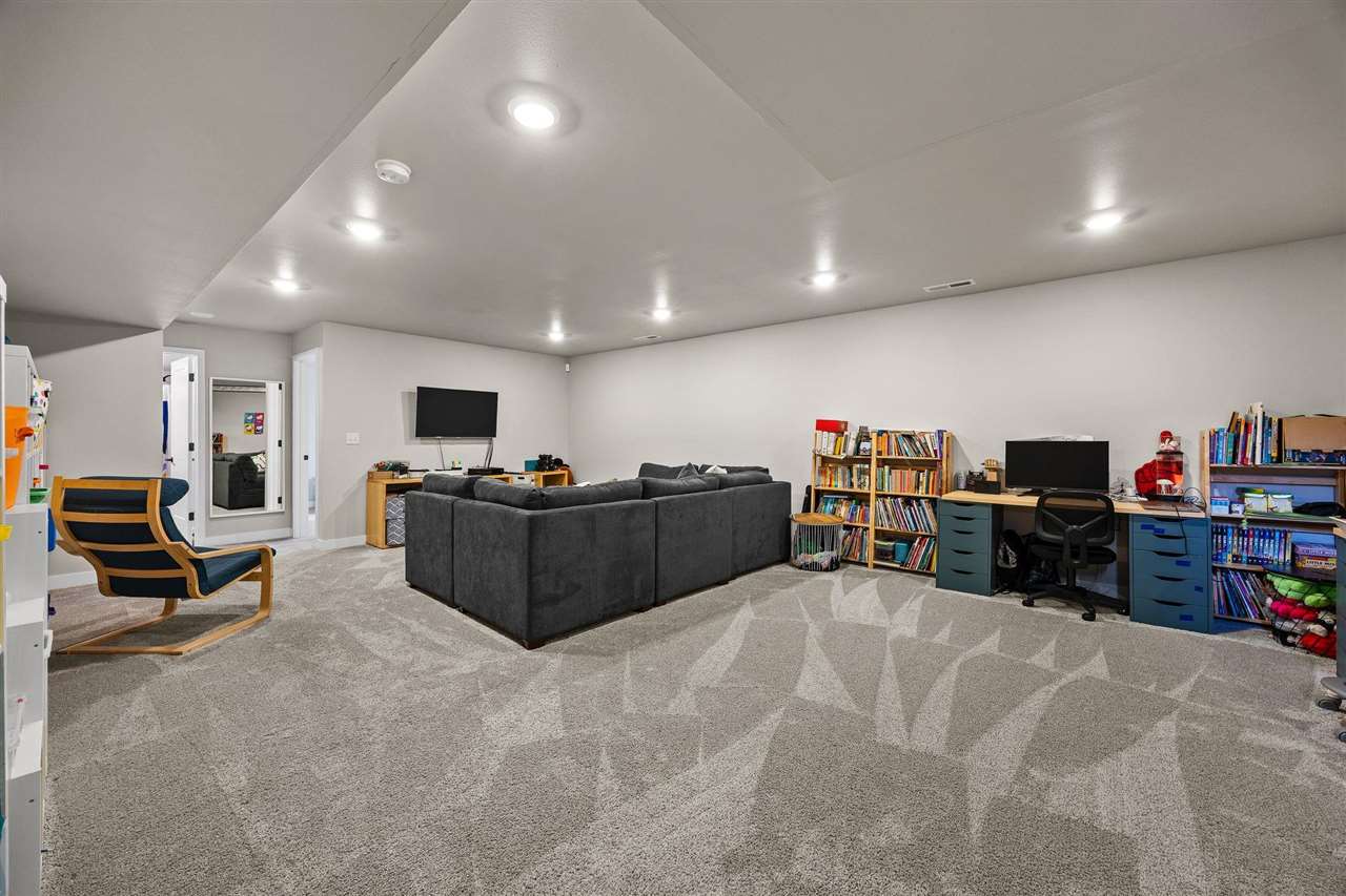 4523 Luke Drive Iowa City IA 52246