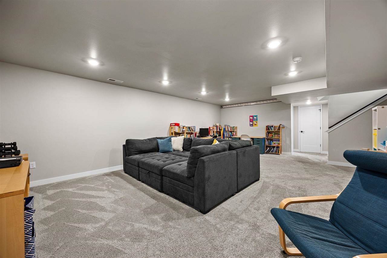 4523 Luke Drive Iowa City IA 52246
