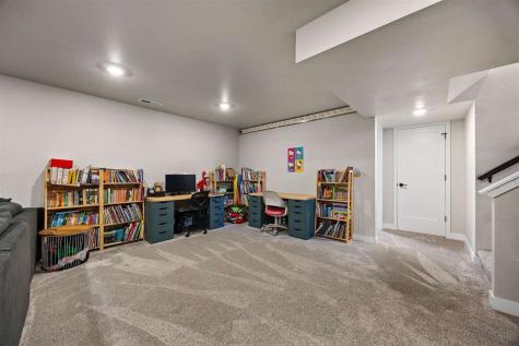 4523 Luke Drive Iowa City IA 52246