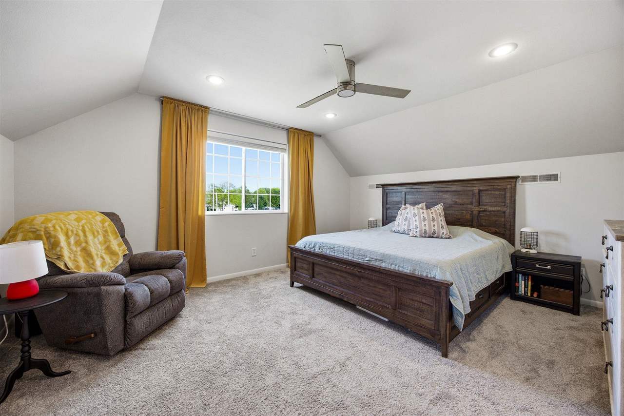 1019 Chamberlain Drive Iowa City IA 52240