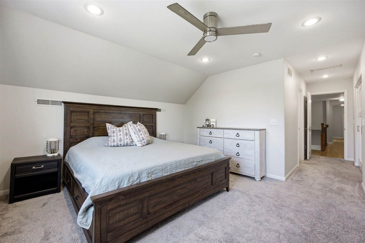 1019 Chamberlain Drive Iowa City IA 52240