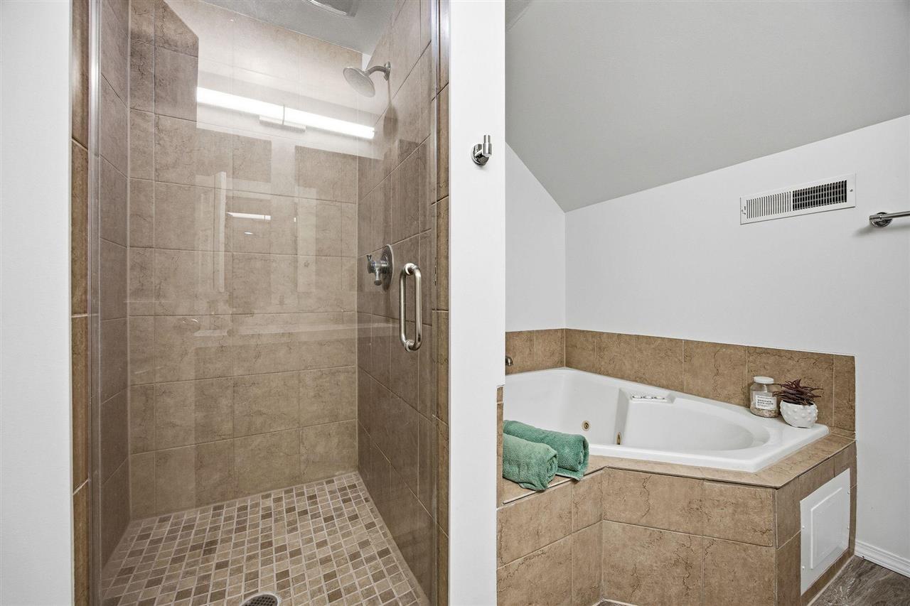 1019 Chamberlain Drive Iowa City IA 52240