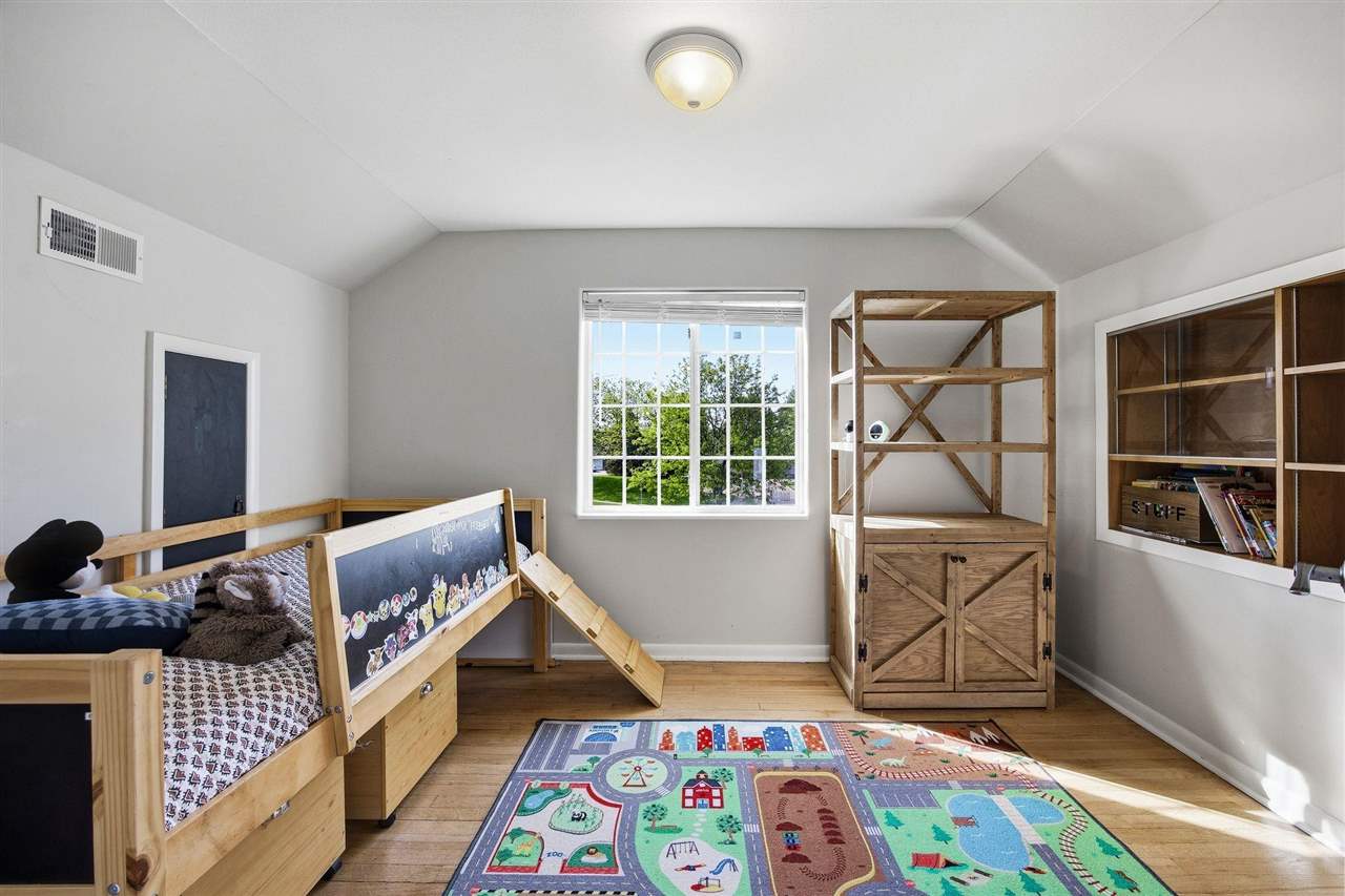 1019 Chamberlain Drive Iowa City IA 52240