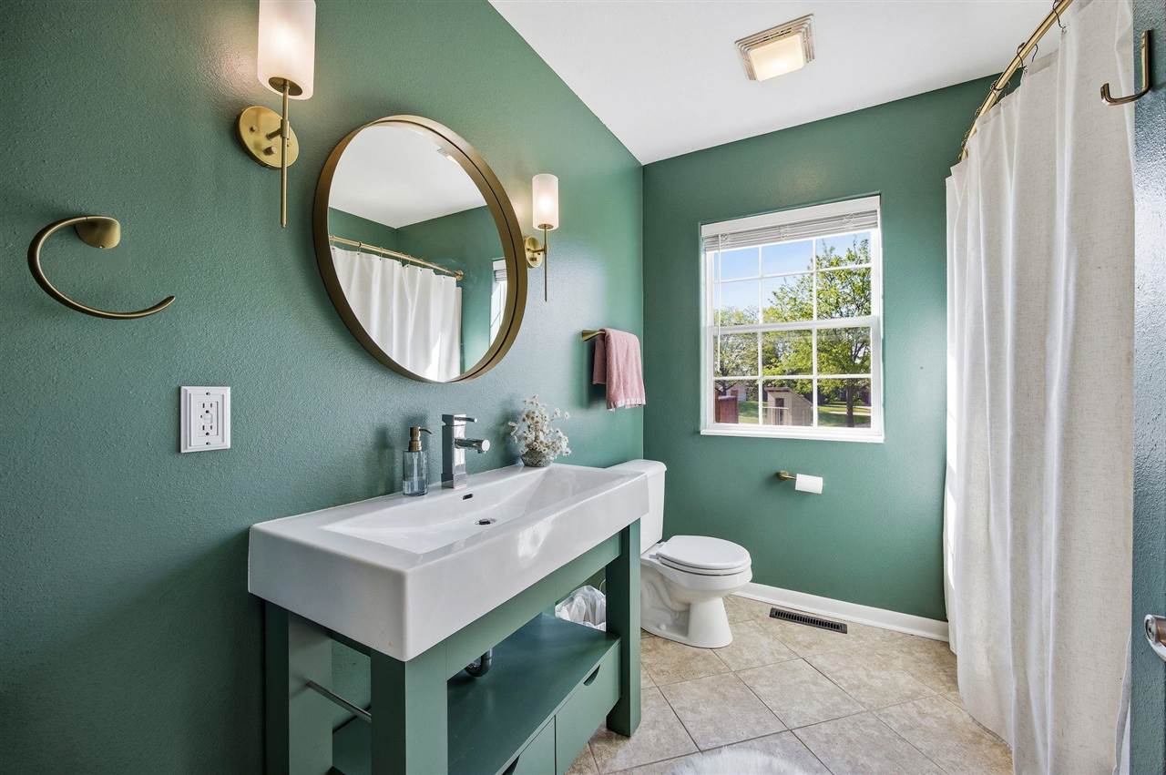 1019 Chamberlain Drive Iowa City IA 52240
