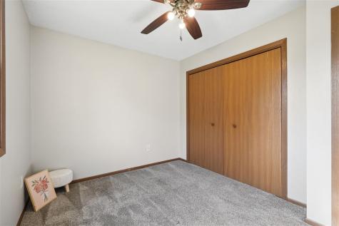 1510 North Drive Ely IA 52227