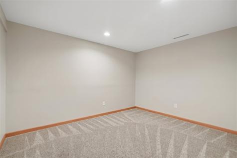 1510 North Drive Ely IA 52227