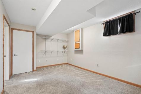 1510 North Drive Ely IA 52227