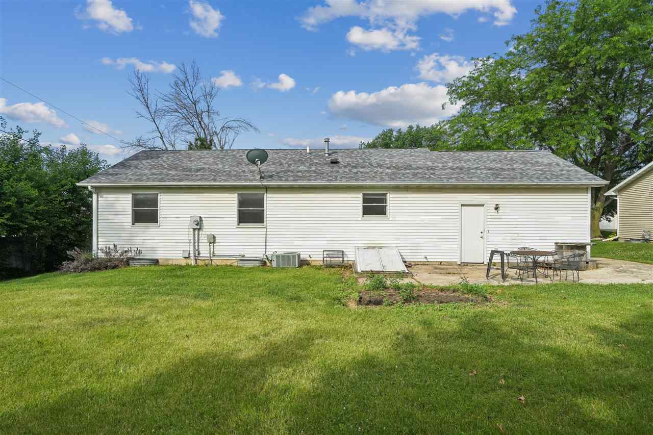 1510 North Drive Ely IA 52227