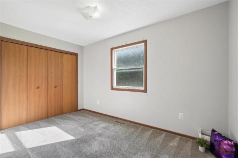 1510 North Drive Ely IA 52227