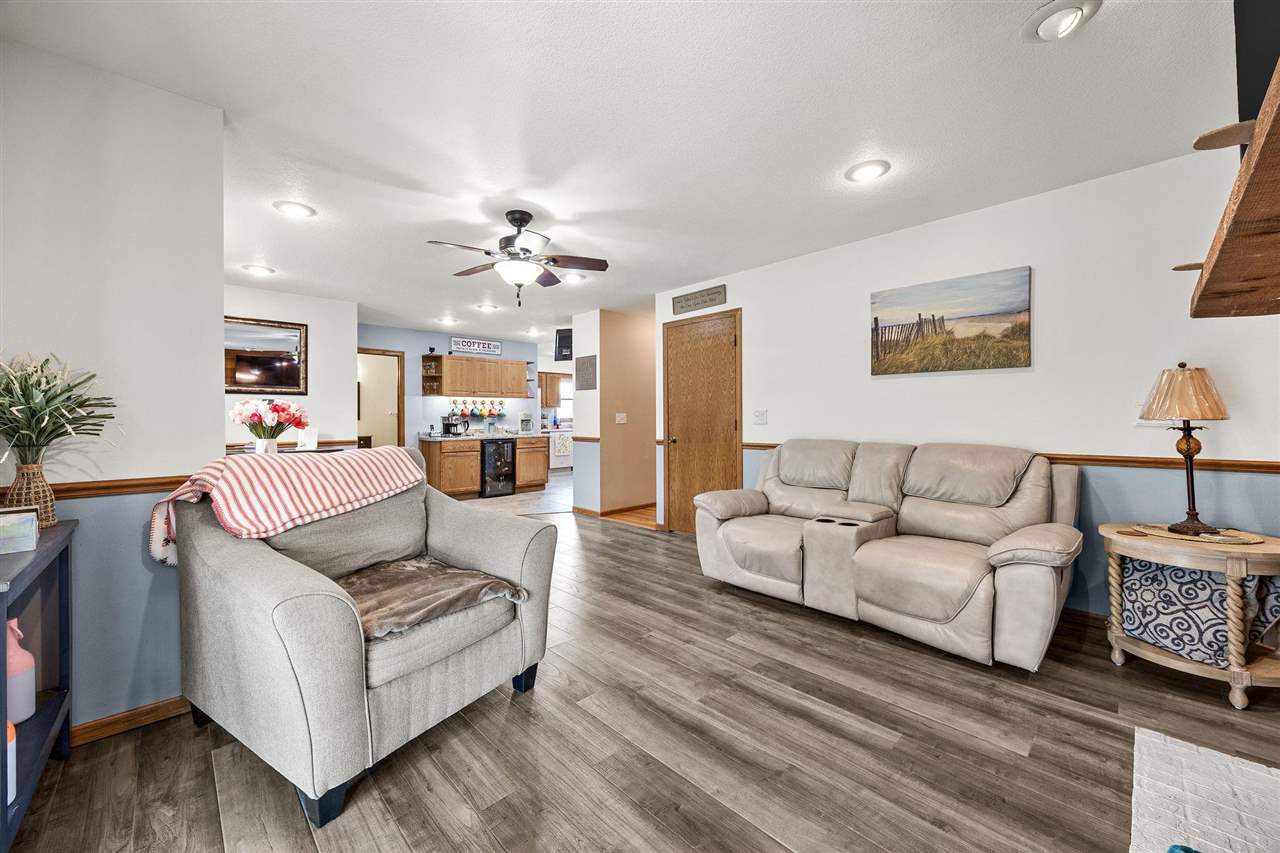 6409 Meadowlark Drive Cedar Rapids IA 52404