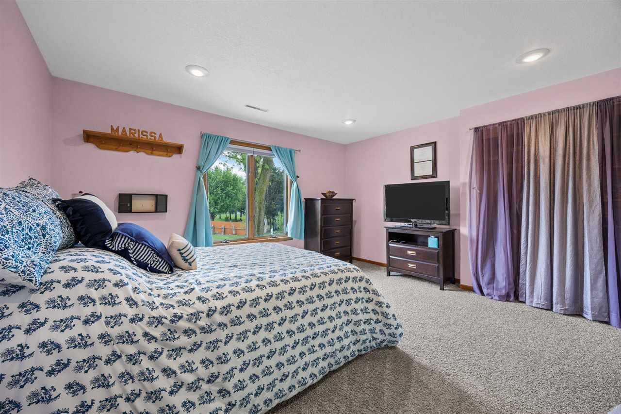 6409 Meadowlark Drive Cedar Rapids IA 52404