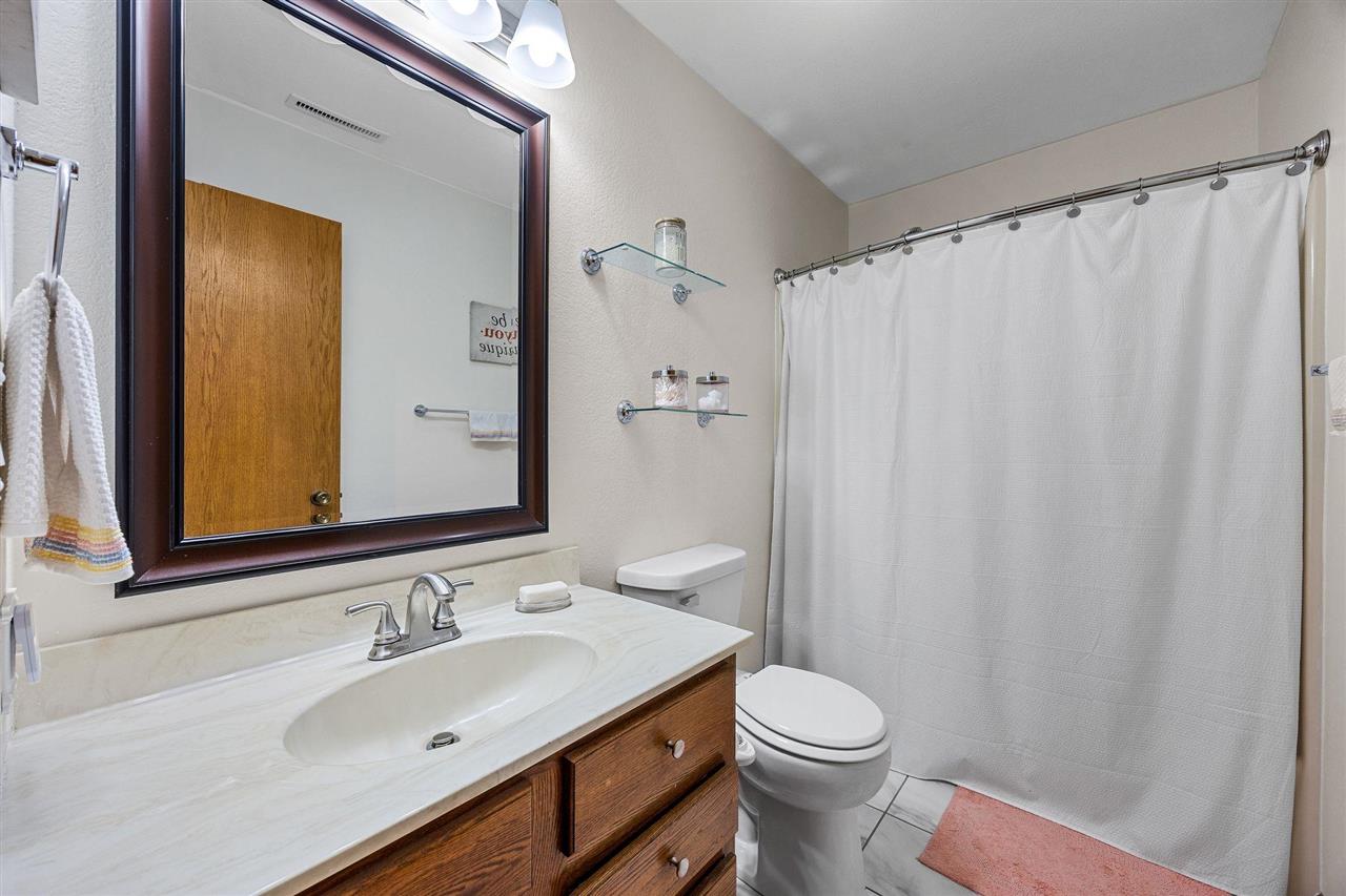 6409 Meadowlark Drive Cedar Rapids IA 52404