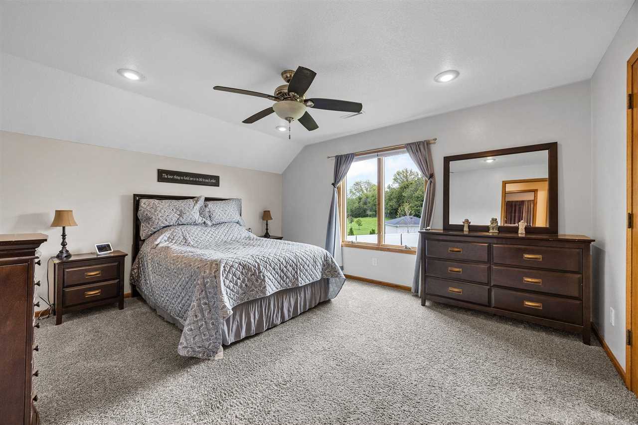 6409 Meadowlark Drive Cedar Rapids IA 52404