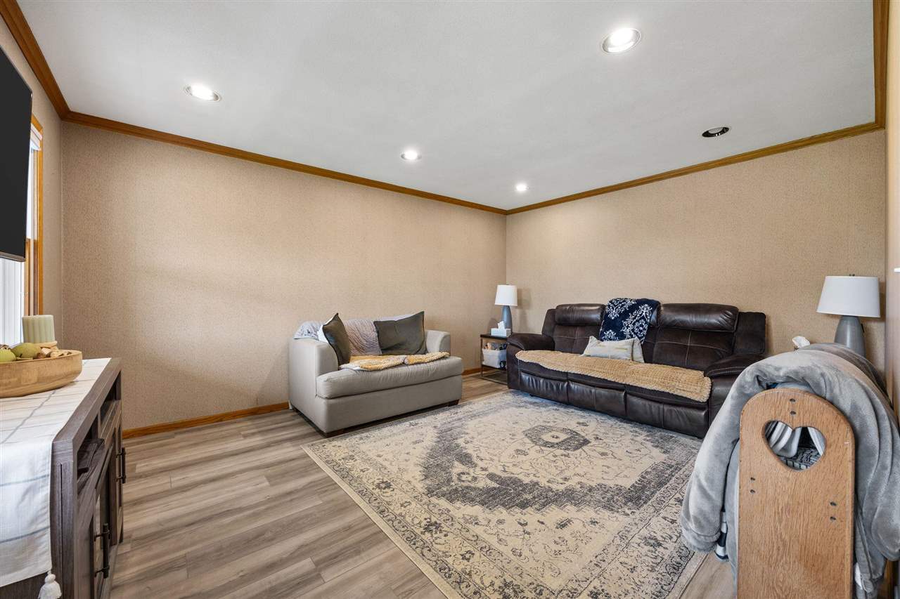 6409 Meadowlark Drive Cedar Rapids IA 52404