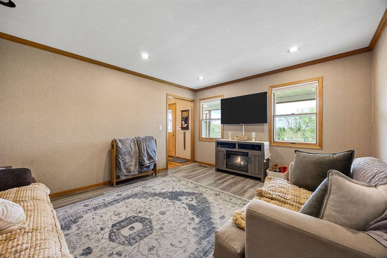 6409 Meadowlark Drive Cedar Rapids IA 52404