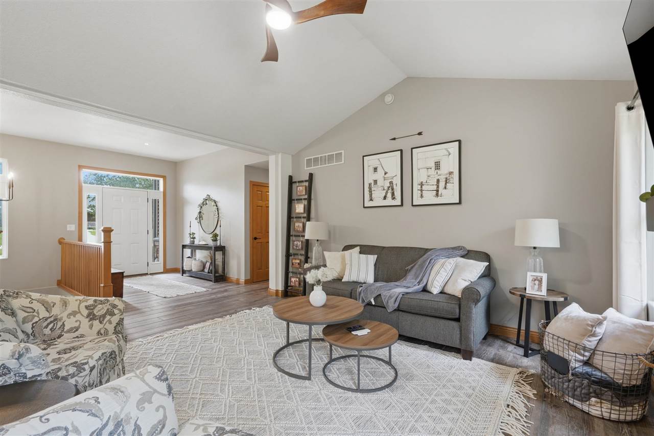 1133 Quail Court Riverside IA 52327