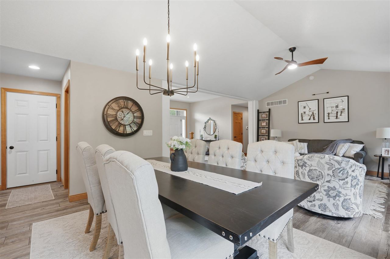 1133 Quail Court Riverside IA 52327