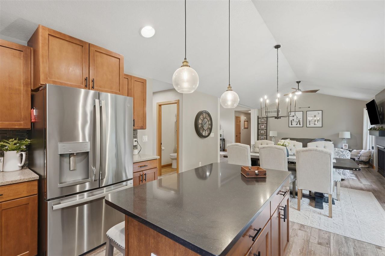 1133 Quail Court Riverside IA 52327