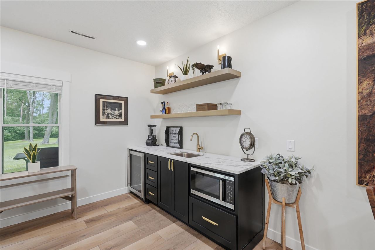 1133 Quail Court Riverside IA 52327