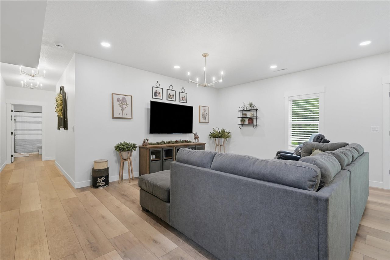1133 Quail Court Riverside IA 52327