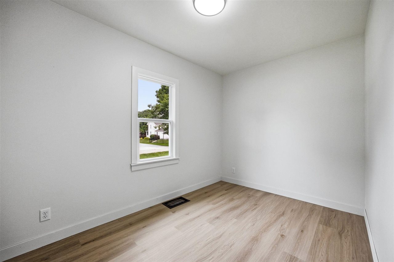 232 E Third Street Solon IA 52333