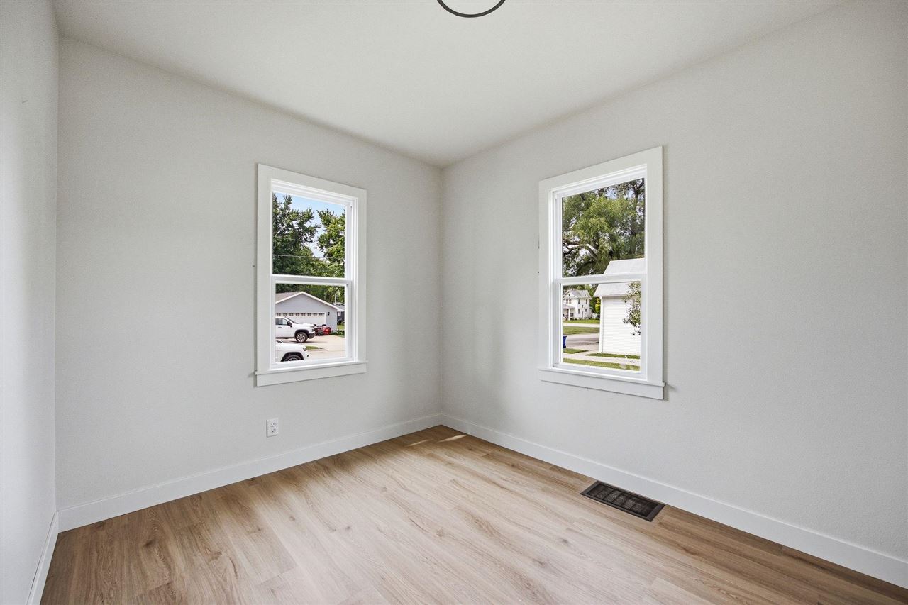232 E Third Street Solon IA 52333