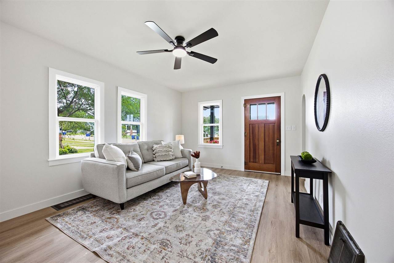 232 E Third Street Solon IA 52333