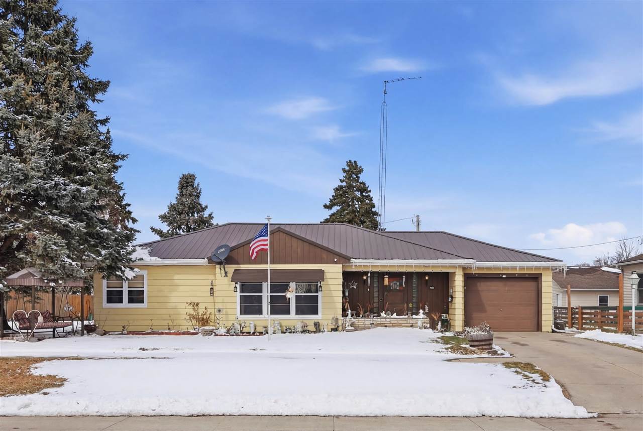 1204 E Main Washington IA 52353