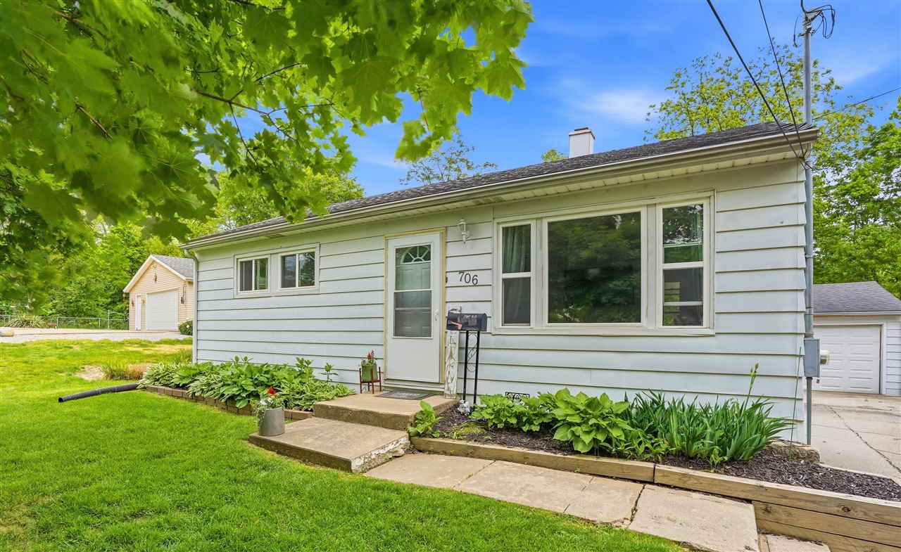 706 Giblin Drive Iowa City IA 52246