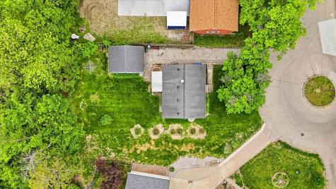 706 Giblin Drive Iowa City IA 52246