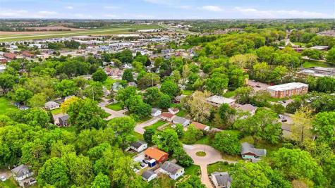 706 Giblin Drive Iowa City IA 52246