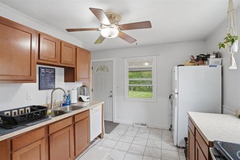 706 Giblin Drive Iowa City IA 52246