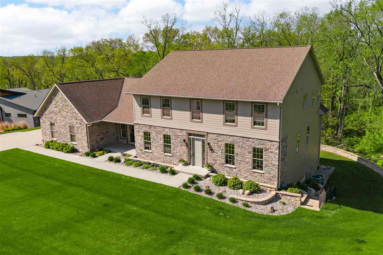 3009 Woodland Ridge Drive NE Iowa City IA 52240