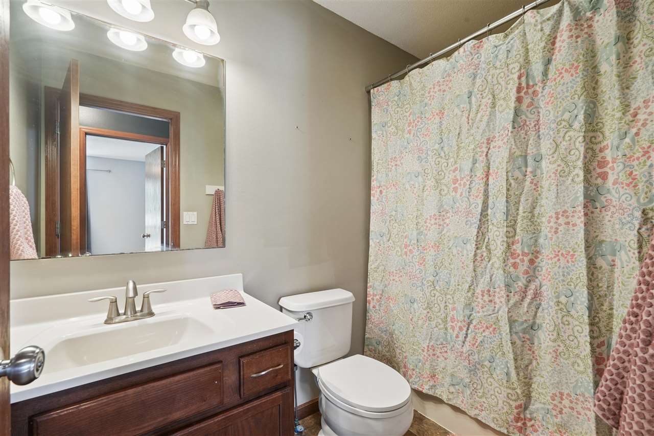 2114 Radcliffe Drive SW Cedar Rapids IA 52404