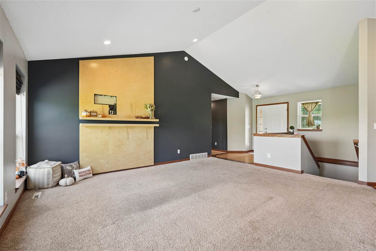 2114 Radcliffe Drive SW Cedar Rapids IA 52404