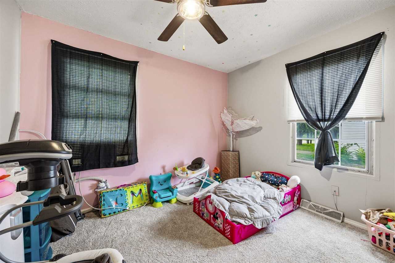 54 Oklahoma Avenue SW Cedar Rapids IA 52404