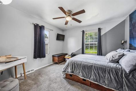 54 Oklahoma Avenue SW Cedar Rapids IA 52404